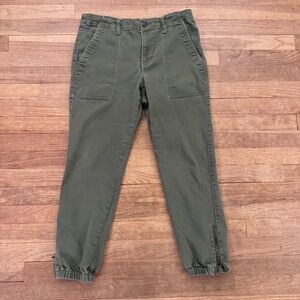 Cabi straight zipper leg chino pants size 4
 b78